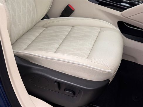 Used 2023 Buick Envision Avenir image 13