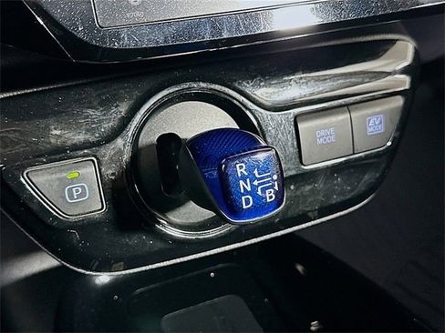 Used 2021 Toyota Prius Limited image 18