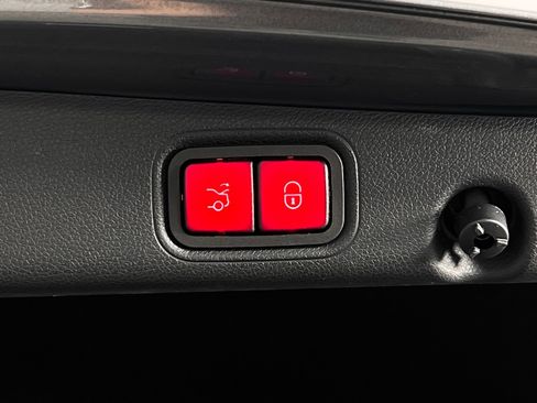 Used 2019 Mercedes-Benz E 450 4MATIC Sedan image 33