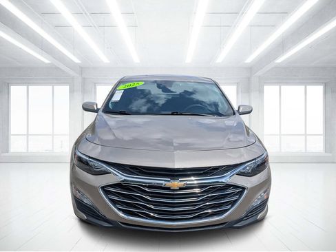 Used 2025 Chevrolet Malibu LT FWD image 8