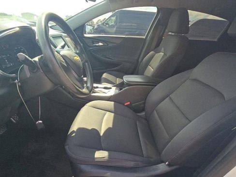 Used 2017 Chevrolet Malibu LT image 7