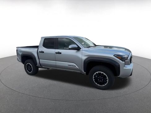 Used 2025 Toyota Tacoma TRD Off-Road AWD/4WD image 2