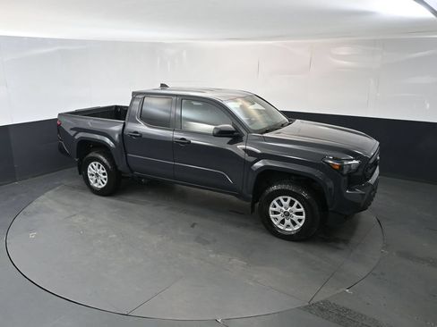 Used 2024 Toyota Tacoma SR AWD/4WD image 33