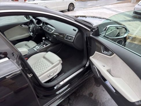 Used 2016 Audi RS 7 Prestige w/ RS 7 Dynamic Package image 17