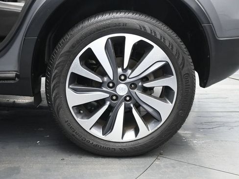 Used 2019 Buick Encore Essence FWD image 24