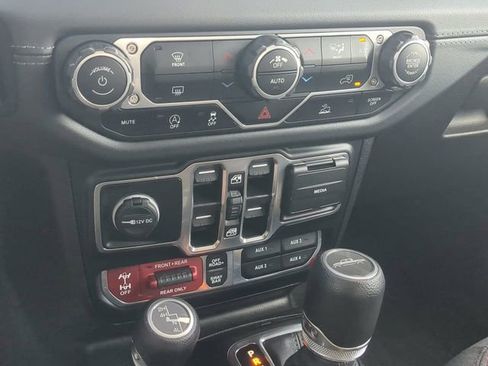 Used 2024 Jeep Gladiator Rubicon image 10