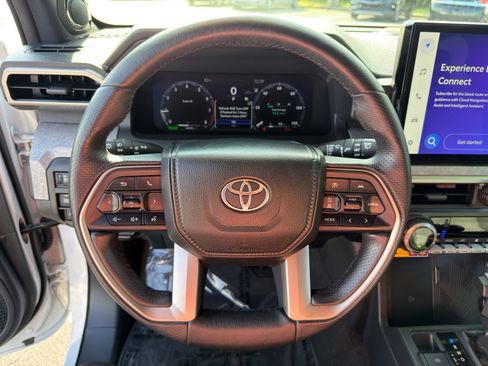 Used 2025 Toyota 4Runner Trailhunter AWD/4WD image 18