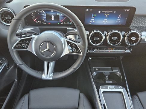 Used 2026 Mercedes-Benz GLB 250 image 26