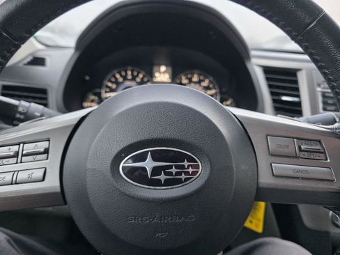 Used 2010 Subaru Outback 2.5i Premium image 15