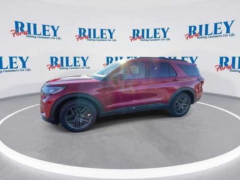 New 2026 Ford Explorer ST-Line w/ ST-Line Street Pack AWD/4WD image 4