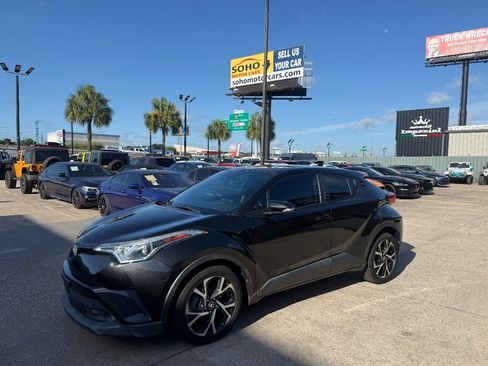Used 2018 Toyota C-HR XLE FWD image 7