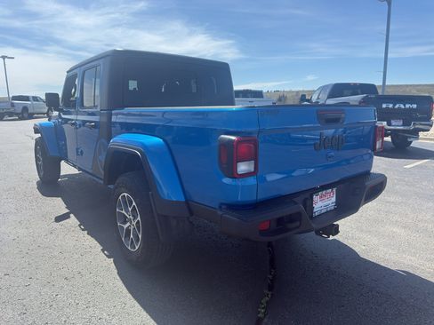 Certified 2024 Jeep Gladiator Sport image 7