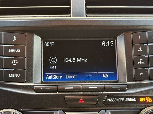 Used 2019 Ford Explorer XLT AWD/4WD image 33