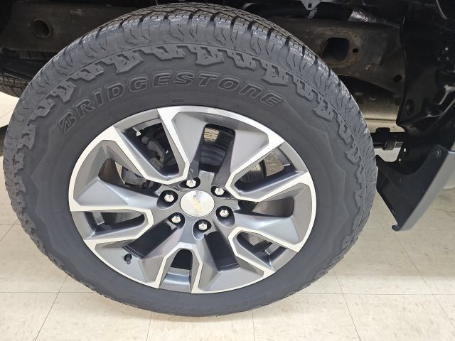 Used 2023 Chevrolet Silverado 1500 LT AWD/4WD image 22