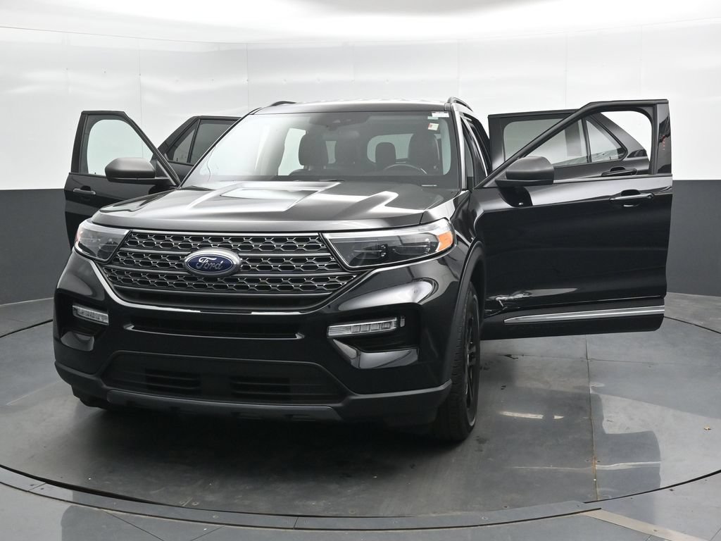 Used 2023 Ford Explorer XLT w/ Equipment Group 202A AWD/4WD image 50