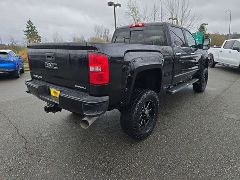 Certified 2019 GMC Sierra 2500 Denali image 6