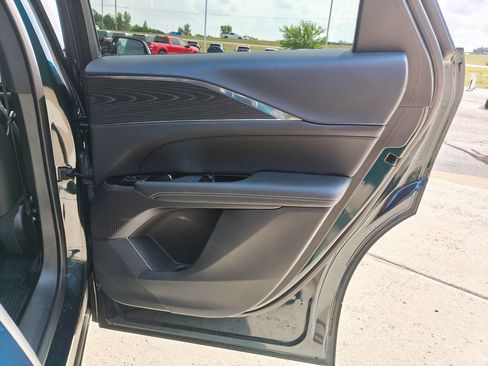 Used 2024 Cadillac Lyriq Luxury AWD/4WD image 18