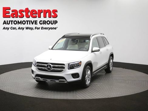 Used 2021 Mercedes-Benz GLB 250 4MATIC w/ Premium Package image 57
