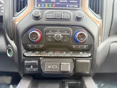 Used 2020 Chevrolet Silverado 1500 High Country w/ Technology Package AWD/4WD image 18