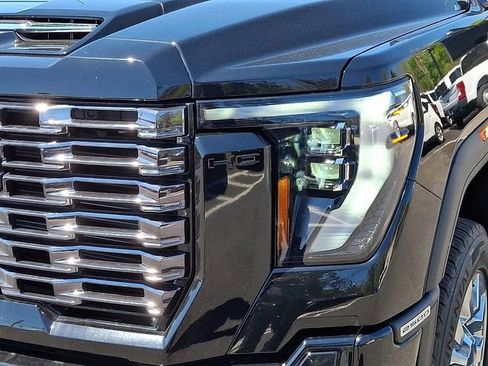 Used 2025 GMC Sierra 2500 Denali Ultimate AWD/4WD image 11