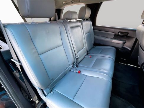 Used 2016 Toyota Sequoia SR5 RWD image 20