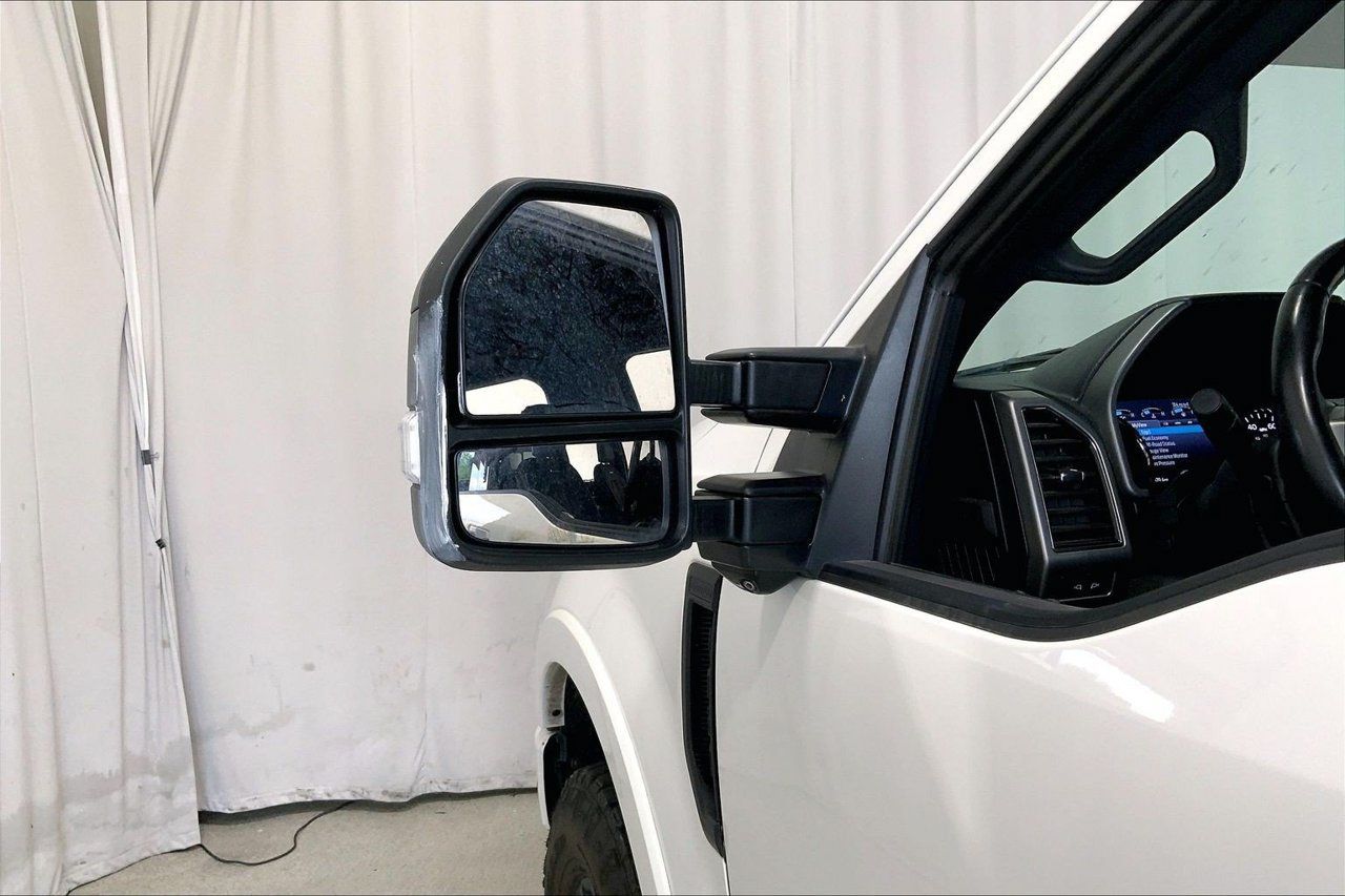 Used 2022 Ford F350 Platinum w/ Tremor Off-Road Package AWD/4WD image 10