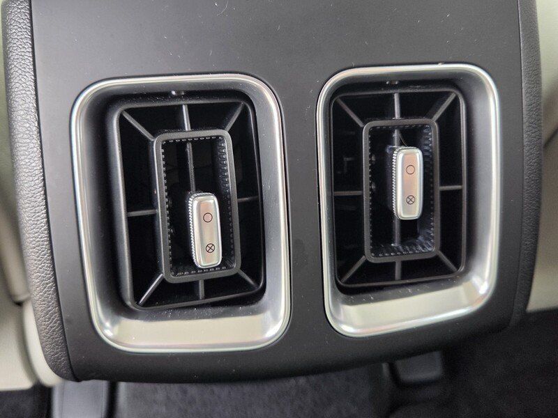 Used 2024 Kia Sorento S w/ Panoramic Sunroof Package FWD image 13