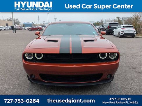Used 2021 Dodge Challenger SXT w/ Plus Package image 8