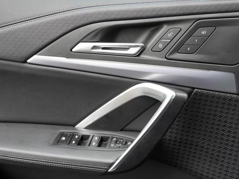 Certified 2025 BMW X2 xDrive28i w/ M Sport Package image 15