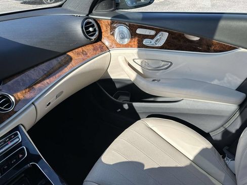 Used 2017 Mercedes-Benz E 300 4MATIC image 35