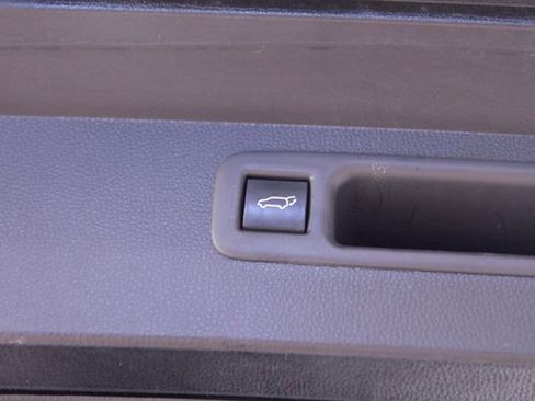 Used 2023 Toyota Highlander XLE image 26