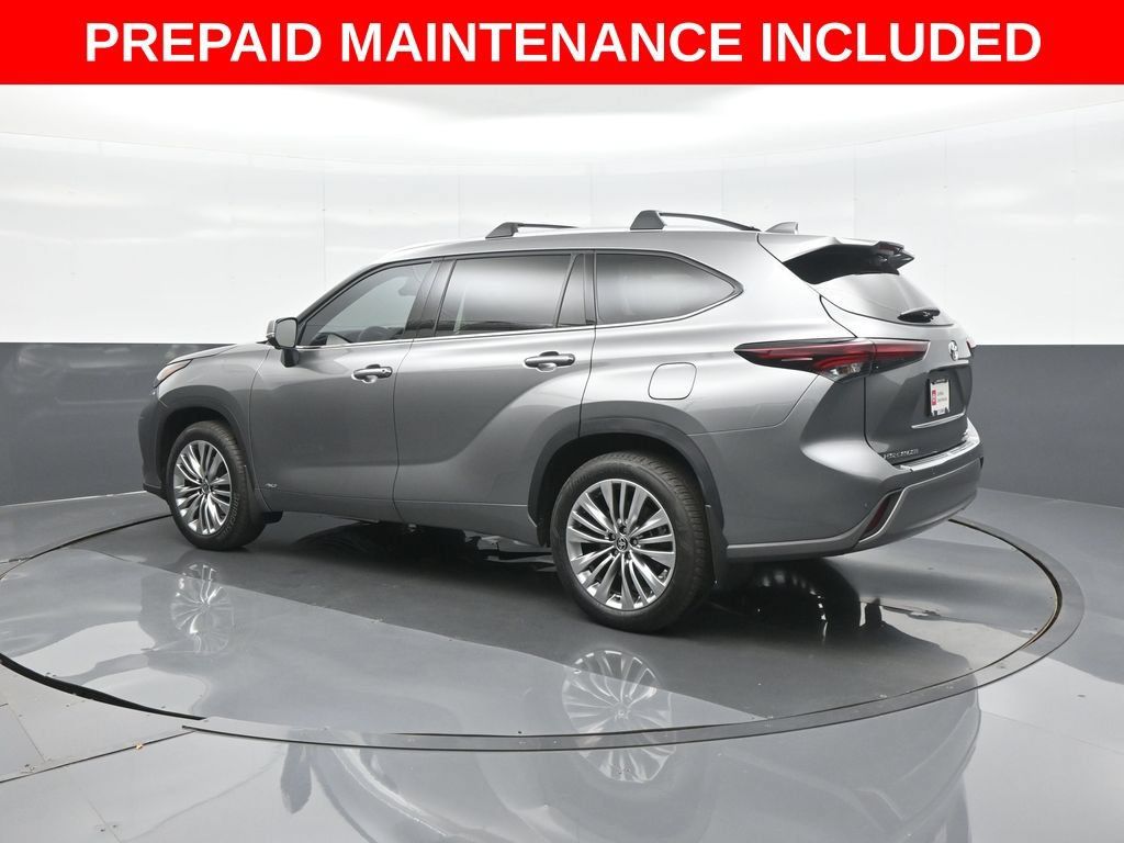 Certified 2026 Toyota Highlander Platinum AWD/4WD image 5