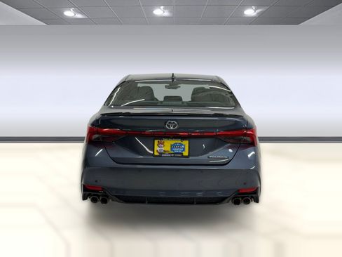 Used 2022 Toyota Avalon Touring w/ Advanced Safety Package FWD image 8