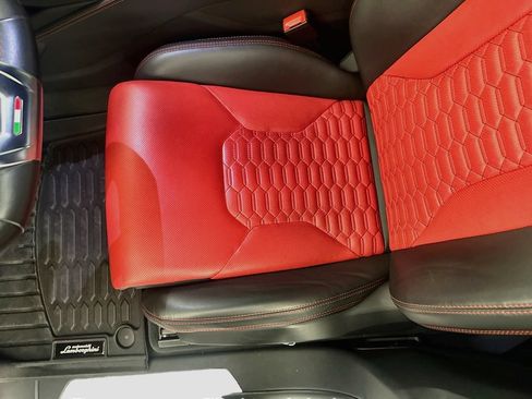 Used 2022 Lamborghini Urus AWD/4WD image 20