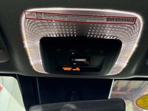 Used 2025 Toyota Prius Plug-In Hybrid image 43