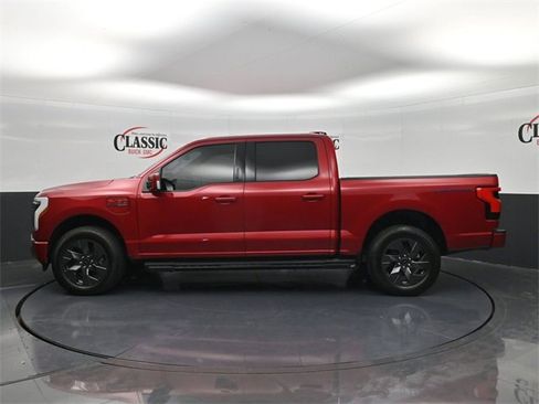 Used 2022 Ford F150 Lightning Lariat image 2