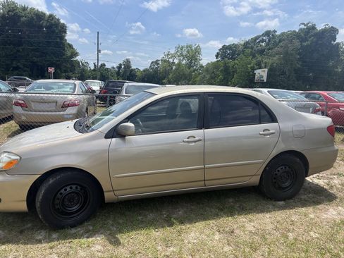 Used 2006 Toyota Corolla LE FWD image 2