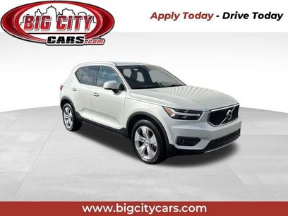 Used 2021 Volvo XC40 T4 Momentum