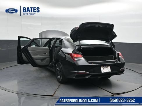 Used 2022 Hyundai Elantra SEL w/ Convenience Package FWD image 51