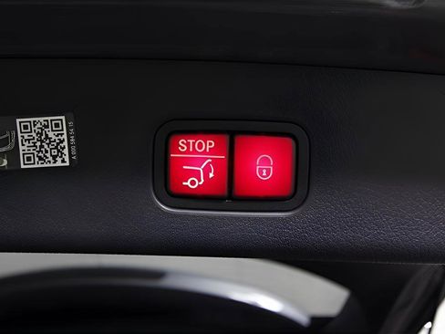 Used 2023 Mercedes-Benz GLC 300 GLC 300 4MATIC w/ Leatherette, image 11