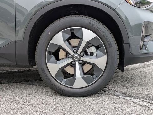 New 2026 Volvo XC40 B5 Plus w/ Protection Package Premier AWD/4WD image 11