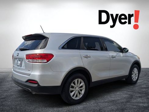 Used 2016 Kia Sorento L FWD image 3
