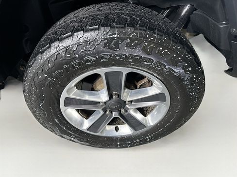 Used 2021 Jeep Wrangler Unlimited Sahara image 11