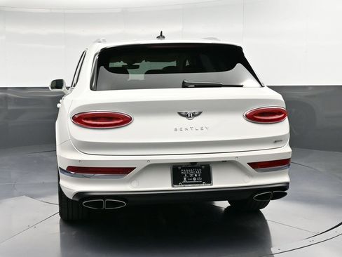 Certified 2024 Bentley Bentayga Plug-In Hybrid image 7