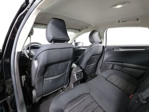 Used 2016 Ford Fusion SE FWD image 14