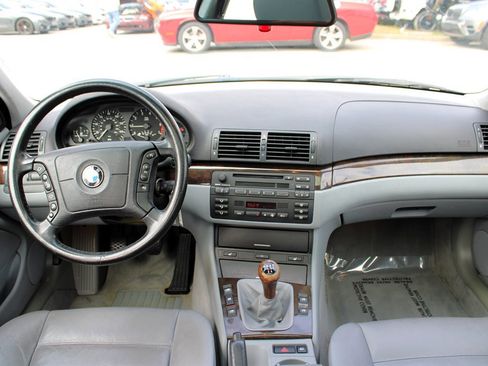 Used 2000 BMW 323i Sedan image 11