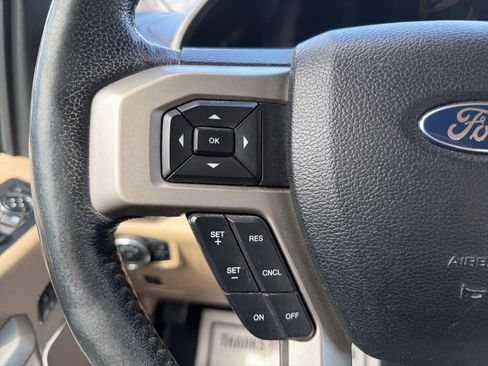 Used 2015 Ford F150 Lariat w/ Equipment Group 502A Luxury AWD/4WD image 15
