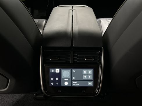 Used 2025 Rivian R1S Adventure AWD/4WD image 29