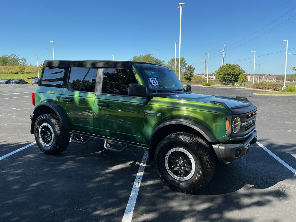 Used 2023 Ford Bronco Black Diamond w/ Sasquatch Package AWD/4WD image 16