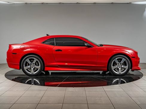 Used 2010 Chevrolet Camaro SS RWD image 4